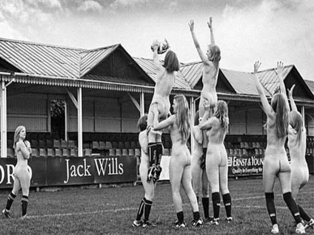 Oxford'un kadın Rugby (ragbi) takımı neden soyundu?