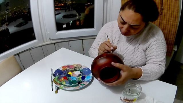 Türkiye’nin ilk “Türk Halk Resmi Sanatçısı” toprağa renk veriyor