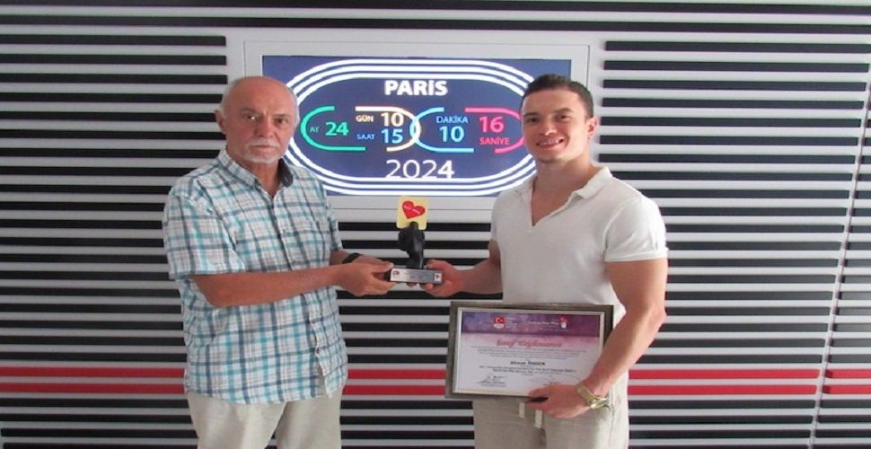 Şampiyon Ahmet Önder'e Fair Play Ödülü verildi
