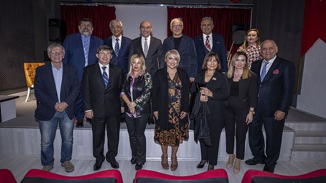 Yabancı Gazetecilerden İzmir’e övgü