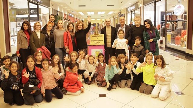 Bostanlı Mustafa Reşit Paşa İlkokulu Resim Sergisi açıldı