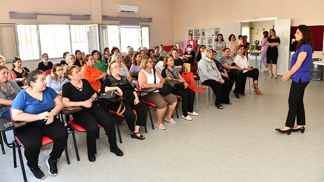 Çiğlili Kadınların Buluşma Adresi: Mor Akademi