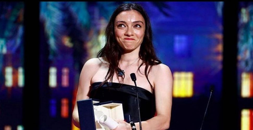 Cannes Film Festivali'nde En İyi Kadın Oyuncu Ödülü Karşıyakalı Merve Dizdar'ın...