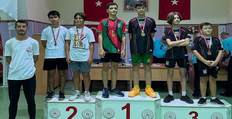 Bostanlıspor Masa Tenisi'nde 2 Birincilik, 1 Üçüncülük aldı