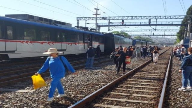 İZBAN Treni raydan çıktı...