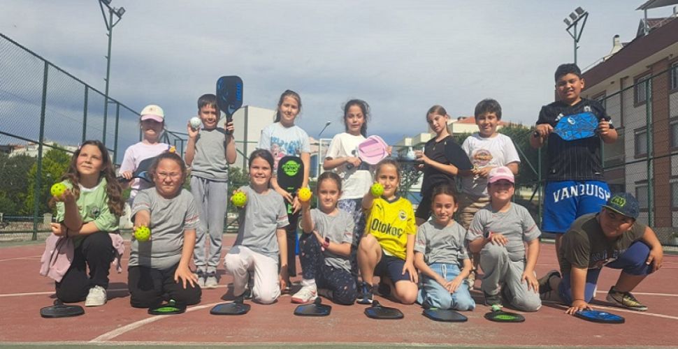 Çandarlı'da pickleball heyecanı...