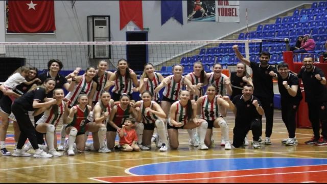 Fenerbahçe'yi yenen Karşıyaka 3. oldu