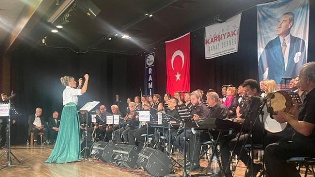 Karşıyaka Sanat Derneği 19 Mayıs’ı muhteşem konserle kutladı...