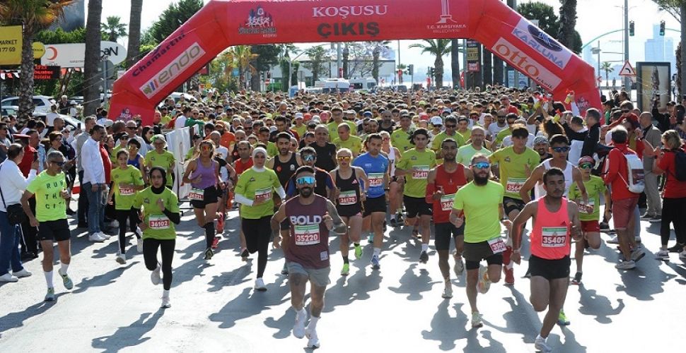 Karşıyaka'da Zübeyde Hanım Koşusuna katılmak paralı oldu!..