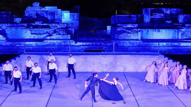 8.Uluslararası Efes Opera ve Bale Festivali, Zorba ile kapandı...