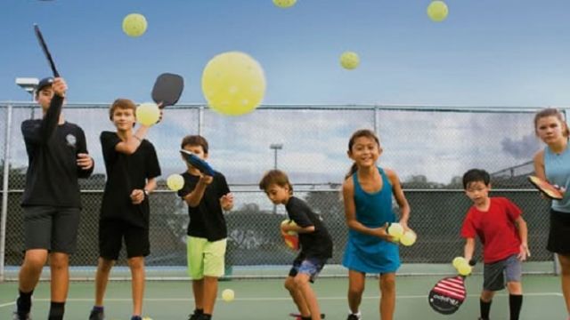 Karşıyaka'da Bostanlıspor’dan Pickleball için “Aile Okulu”