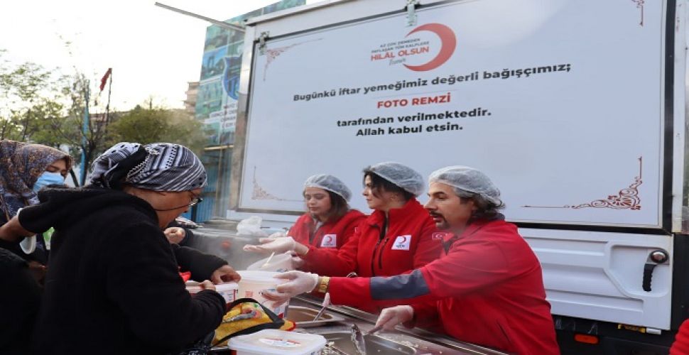 Türk Kızılay Bayraklı Şubesi Türkiye Genelinde İlk Üçte