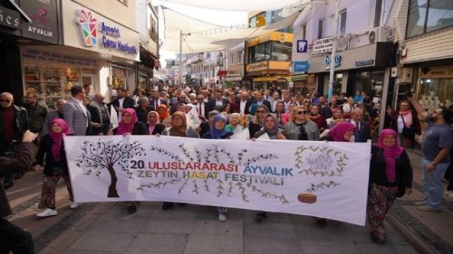 20. Uluslararası Ayvalık Zeytin Hasat ve Turizm Festivali'ne büyük ilgi...