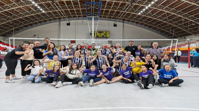 Akhisargücü kadın voleybol takımı da tutulmuyor...
