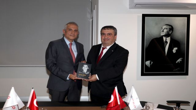 İlk protokol dersi babaanneden: "Kalkacağın yere oturma"