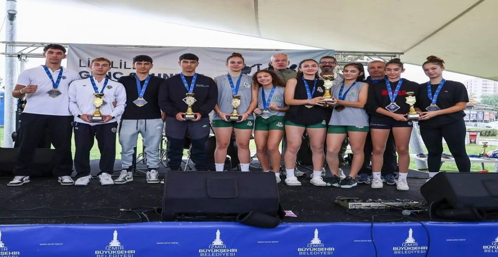 İzmir Liseler Plaj Voleybolunda zirvedekiler belli oldu...