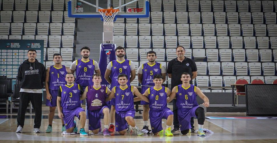 Akhisargücü basketbolda beşi bir yerde...