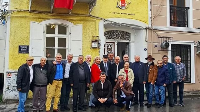 İzmirli gazeteciler için Alsancak'ta 9 Eylül Medya Merkezi hizmete açıldı