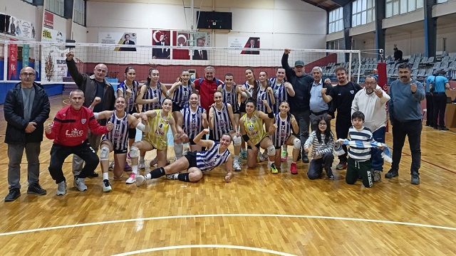 Akhisargücü kadınları filede dolu dizgin...