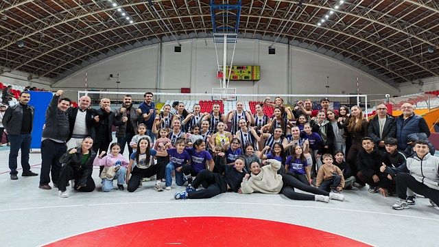 Akhisargücü'nden Bayraklı'ya geçit yok...