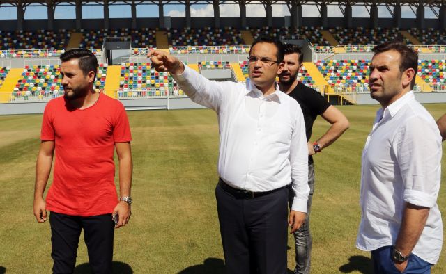 Okan Buruk’tan Yeni Bornova Stadyumu’na tam not