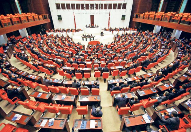 İzmir'in 26.dönem milletvekilleri tam listesi