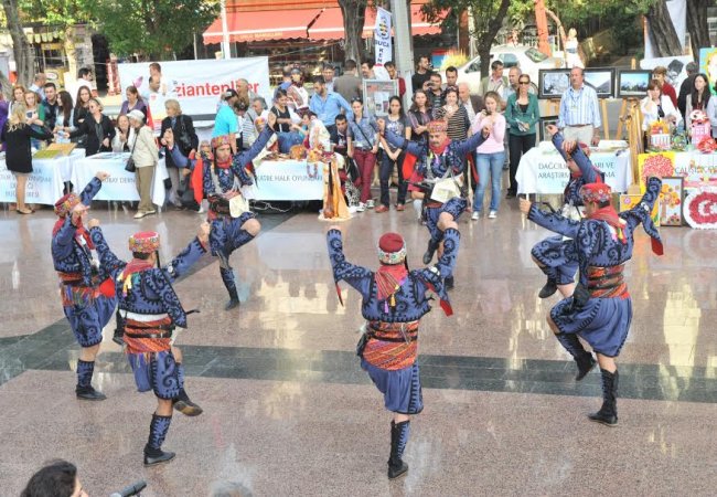 Buca’da Cumhuriyet coşkusu devam ediyor