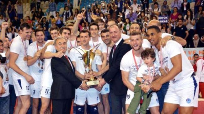 Şampiyon Arkasspor kadroyu koruyamadı!..