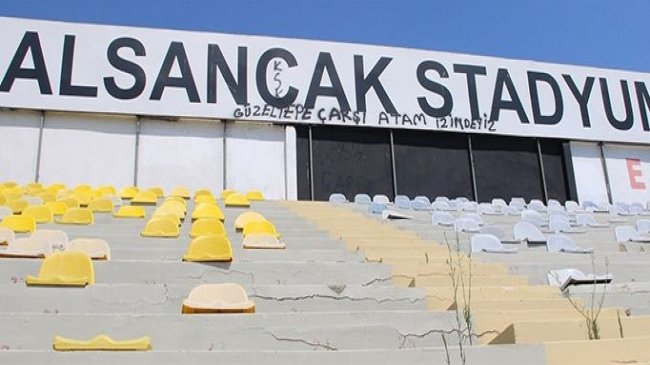 Alsancak Stadı kaderine terk edildi...