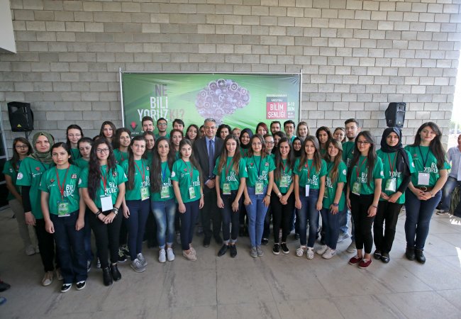 Karşıyaka'da Bilim şenliği başladı
