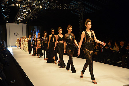 İZMİR'DE MUHTEŞEM MODA RÜZGARI...