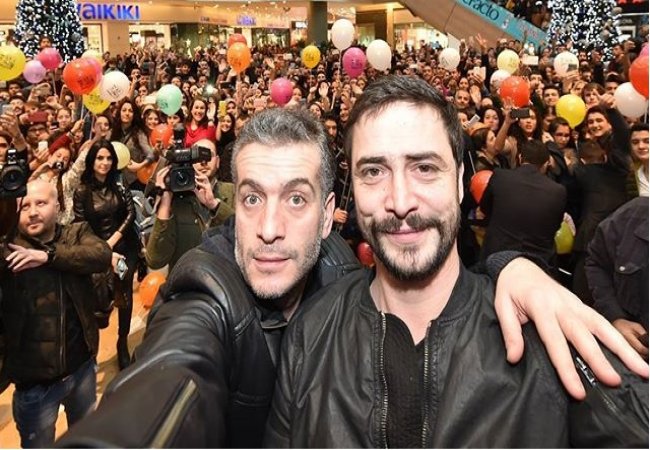 Düğün Dernek ekibi İzmirli sevenleriyle buluştu
