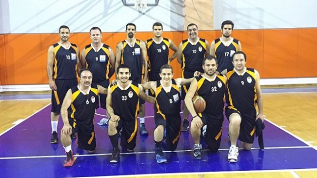 Karşıyaka Starları final grubunda...