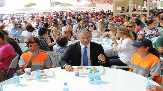 Karşıyaka Belediye çalışanları Kurban Bayramı yemeğinde buluştu