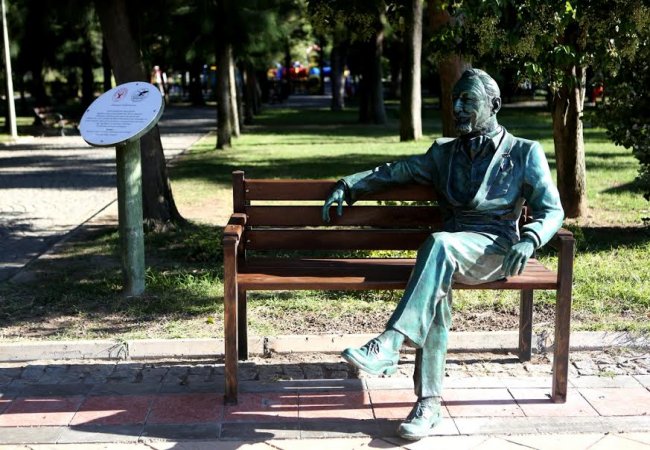 Süleyman Seba heykeli onarıldı