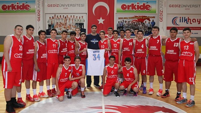 NBA'nin Türk yıldızlarından Enes Kanter Gediz Üniversitesi'nde...