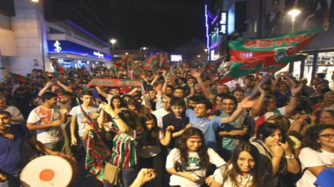 Karşıyaka uyumadı...