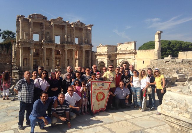 İzmir Rotaract işitme engellileri tarihle buluşturdu