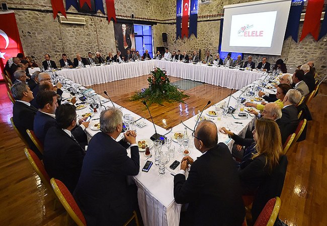 İş dünyası “Cumhuriyet” için buluşuyor