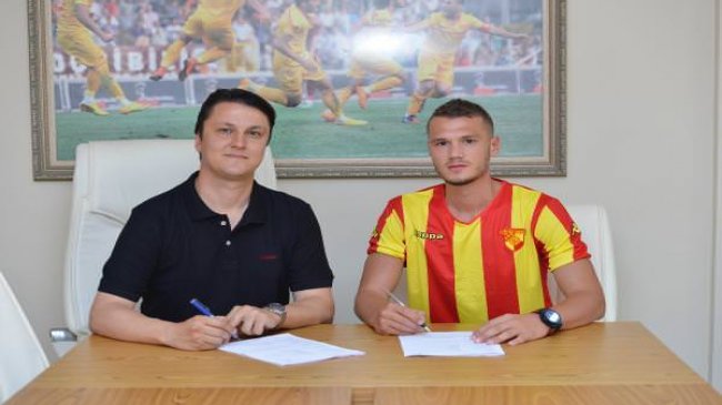 Kasımpaşa stoperi Barış Göztepe'de...