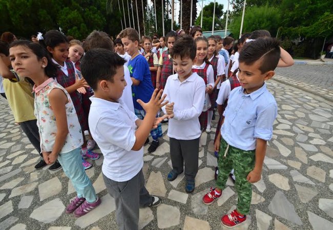 Foça'da yeni öğretim yılı törenle başladı