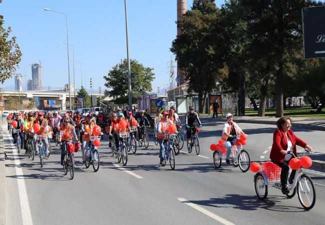Gazeteciler “Cumhuriyet” için pedal bastı