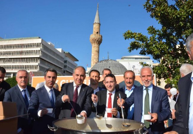 AK Parti İzmir'den aşure hayrı