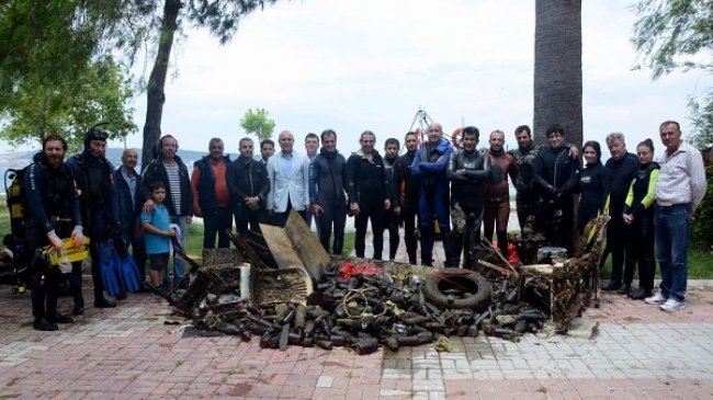 Aliağa'da denizden neler çıktı, neler!..
