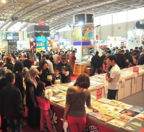 İZMİR KİTAP FUARI'NA BÜYÜK İLGİ