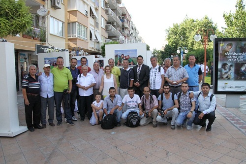 AKHİSARLI FOTOMUHABİRLERİNİN SERGİSİNE BÜYÜK İLGİ