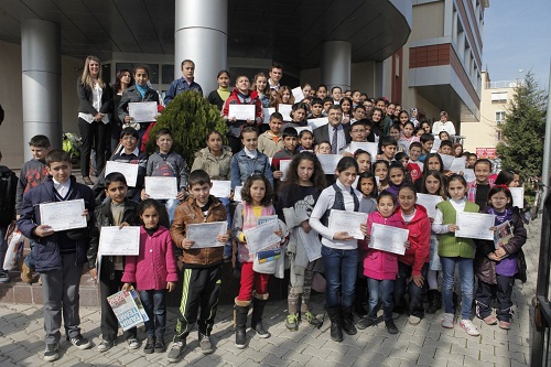 BORNOVA'DA GELECEĞİM BİLİM ADAMLARI YETİŞİYOR