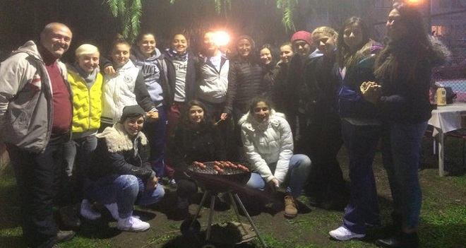 ŞAMPİYON KIZLARIN MANGAL KEYFİ...