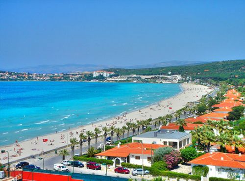 ÇEŞME'DE EMLAK FİYATLARI 3 BÜYÜK ŞEHRİ SOLLADI