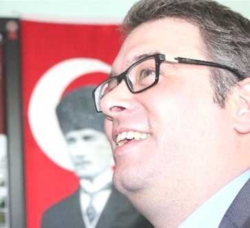 PRİŞTİNA, BAŞKAN SEÇİLİRSE YENİ EVLİLER SEVİNDİ...